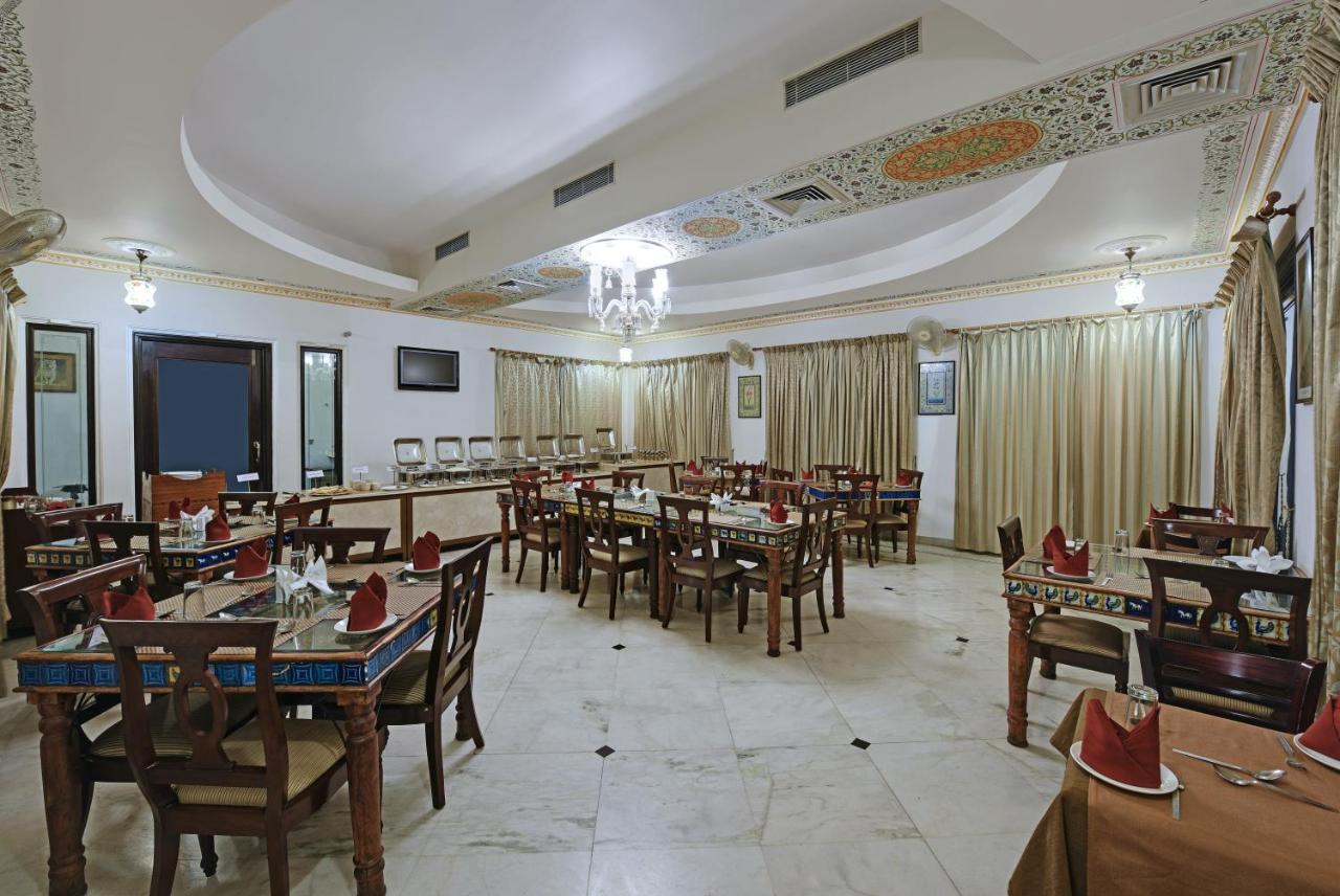 Swaroop Vilas - Lake Facing Boutique Hotel Udaipur Eksteriør bilde